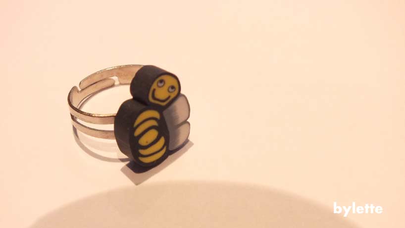 Children's ring adjustable fimo bee
